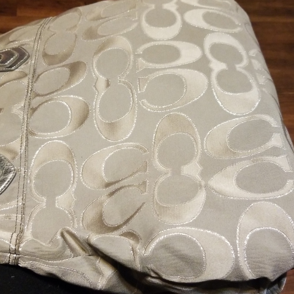 Handbag - Picture 4 of 5